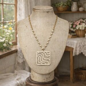 Vintage 1960s Mod White Metal & Gold Tone Chunky Costume Jewelry Necklace